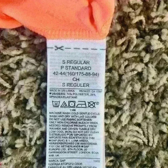 THE GAP SPORTS CROP TOP - Picture 2 of 4